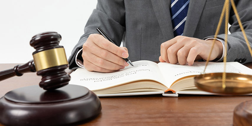 ارائه مشاوره تخصصی حقوقی و عقد قراردادها